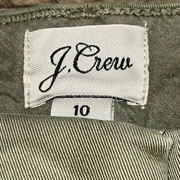 J Crew Travel 🧳 Shorts 🩳 4 Pockets for your gear ⚙️💴💳💄Sanitized & sealed! - Picture 3 of 17